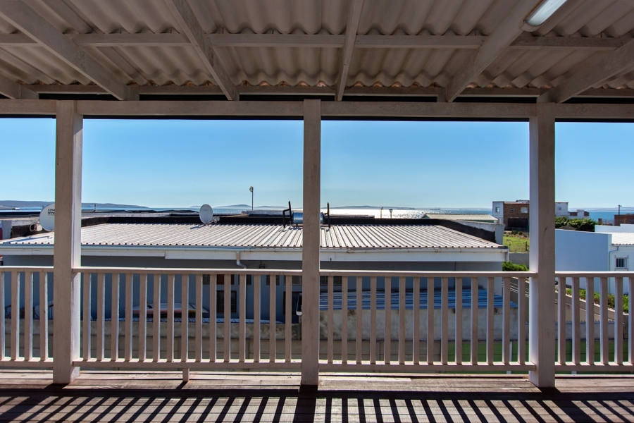 4 Bedroom Property for Sale in Middedorp Western Cape